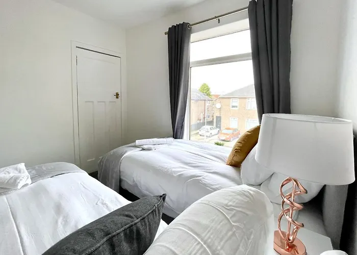 Kingsbridge Apartment